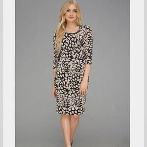 Calvin Klein Size 2 Sheath Dress Black White Pattern Stretch Ruching 3/4 Sleeve